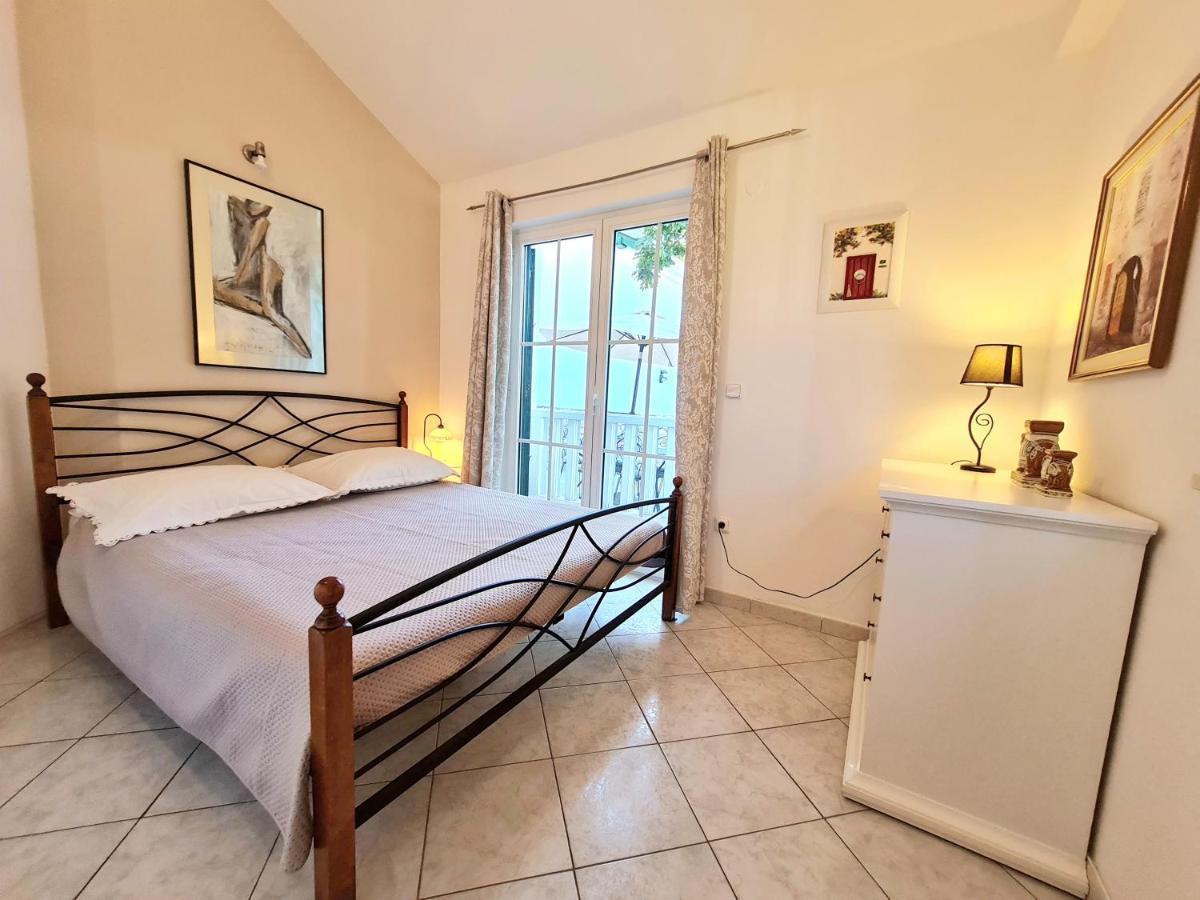 Apartment Ivana Borak Omis Luaran gambar